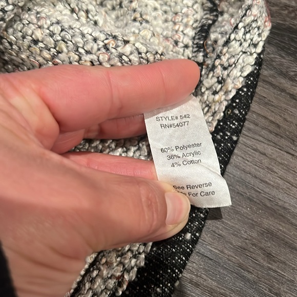 CAbi COCO Shell Terry Boucle Tweed Sweater Size Small - Picture 6 of 6